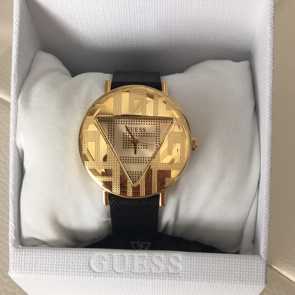 GUESS WATCH Gold Tone Case, Black genuine Leather Strap NWT